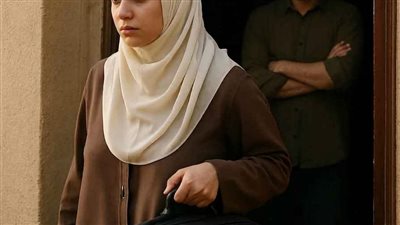 جوزي مسكني وانا برمي علب اللبن